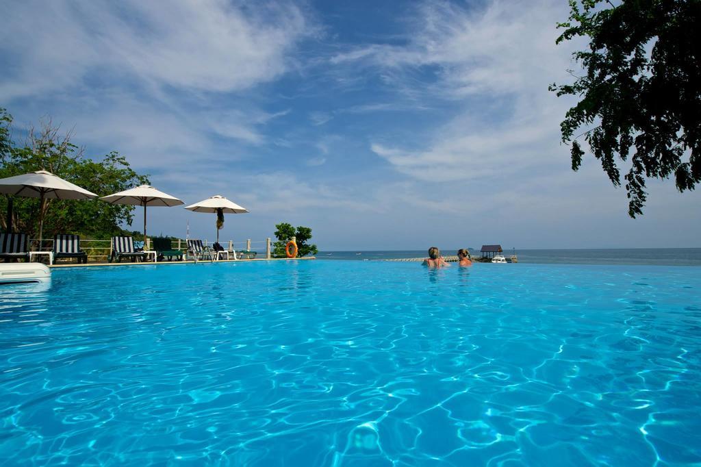 Tunamaya Beach & Spa Resort Tioman Island Kampong Mukut Eksteriør billede